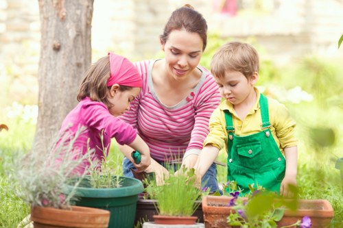 Governing law and final terms for a UK gardening service agreement